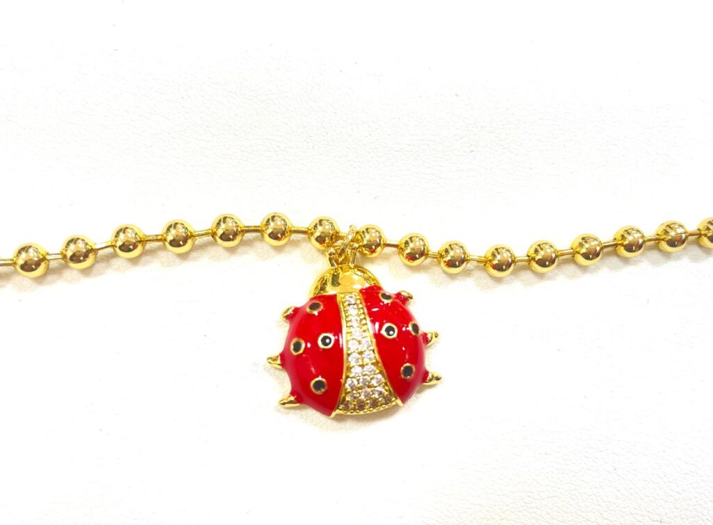 Collar catarina en pedrería